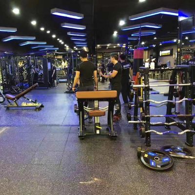 Dobra cena Wodoodporna gumowa mata podłogowa SBR Przyjazna dla środowiska online