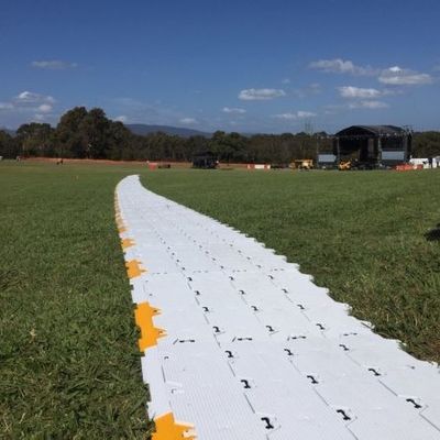 Materiał HDPE Przenośne podłogi imprezowe Odporne na promieniowanie UV Odporność na gnicie na zewnątrz