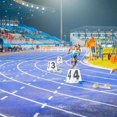 Dobra cena Lekkoatletyczne bieżnie z certyfikatem IAAF 13 mm Full Pour System online