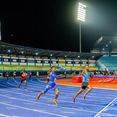 Dobra cena Ekologiczna pełna bieżnia EPDM do biegania na stadionie sportowym online