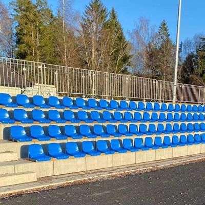 Krzesła do stadionów piłkarskich Plastikowe siedzenia stadionowe Siedzenia stadionowe dla trybun z oparciem