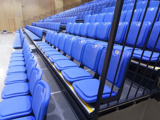 Srebrne wyciągające się blatary z miejscami siedzącymi dla 200 - 500 osób