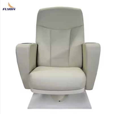 Konfigurowalne fotele kinowe o nośności 226 kg i ergonomicznym designie do kin